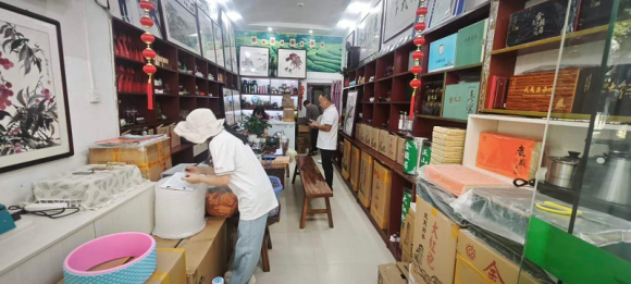 筑牢舌尖安全防线 守护群众健康福祉——赤壁市开展地方特色食品风险监测工作